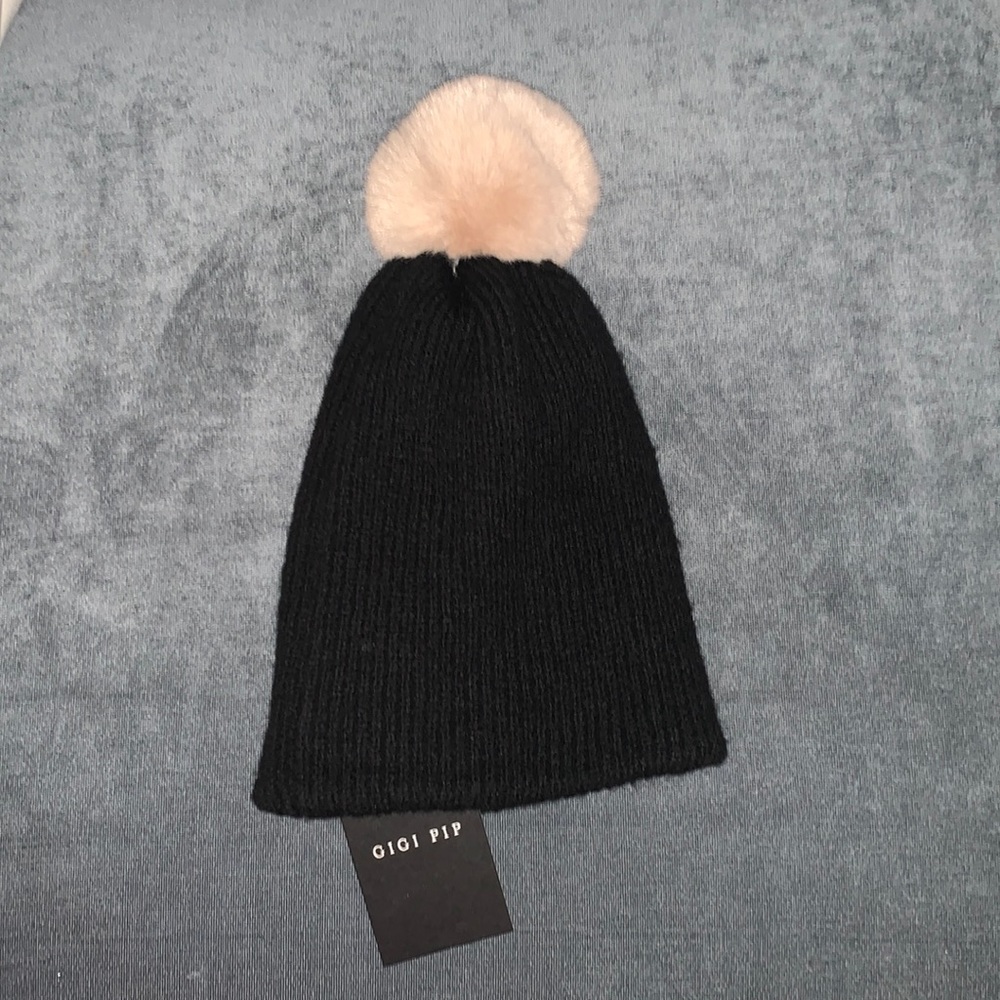 Gigi Pip black beanie pink pom - Picture 1 of 1